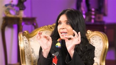  دينا: أنغام هي صوت مصر وشيرين لم تضحي من أجل الفن 