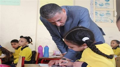 مدير تعليم الجيزة يقوم بجولة مفاجئة لرصد الانضباط المدرسي