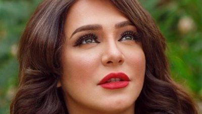 شطب سلاف فواخرجي من سجلات نقابة الفنانين السوريين 