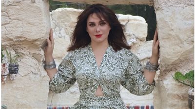 سلاف فواخرجي تسخر من إشاعة زواجها ببشار الأسد: 