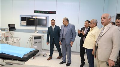 رئيس جامعة كفر الشيخ يفتتح وحدة الاشعة التداخلية بمستشفي كفر الشيخ الجامعي