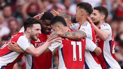 أرسنال يتعادل 2-2 مع كريستال بالاس ويؤجل حسم ليفربول للقب الدوري