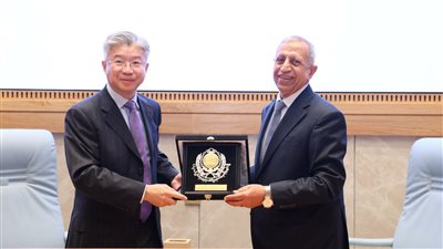 الأكاديمية العربية للعلوم والتكنولوجيا وجامعة فودان الصينية تطلقان منصة للتعاون الاقتصادي والتكنولوجي 