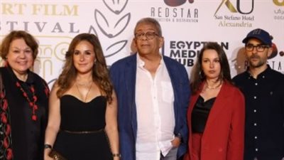 مهرجان الإسكندرية للفيلم القصير... شيري عادل وناهد السباعي تتألقان على السجادة الحمراء في حفل الختام 