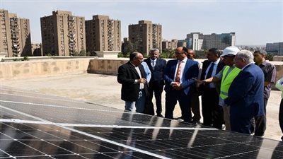 جامعة حلوان تشعل المستقبل بمحطة طاقة شمسية ذكية من تنفيذ طلابها
