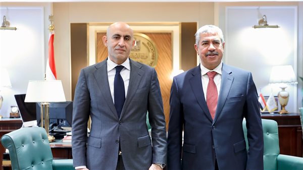 وزير التعليم يبحث مع السفير اليمنى الاستفادة من الخبرات المصرية بمجال التعليم قبل الجامعى 