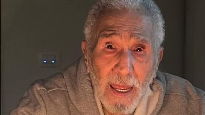 نجل عبد الرحمن أبو زهرة يكشف تفاصيل إيقاف معاش والده بسبب شائعة وفاته