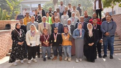 جامعة أسيوط تكرّم الطالب يوسف حسونة كنموذج متميز لتفوق طلاب ذوي الإعاقة