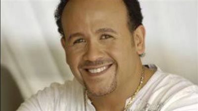 هشام عباس يحيي ثاني أيام عيد الأضحى على مسرح البالون