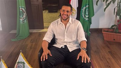 الأكاديمية العربية تحتفي بنجم الإسكواش المصري مصطفى عسل لتصدره التصنيف العالمي