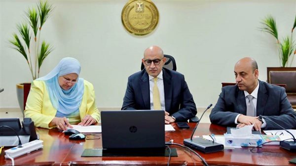 وزير التعليم يتابع