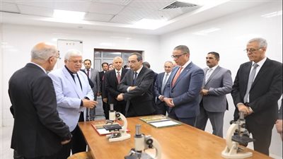 وزير التعليم العالي يتابع استعدادات جامعة الفيوم الأهلية للانطلاق