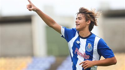 رودريجو مورا يعادل النتيجة لبورتو أمام الأهلي 1 - 1