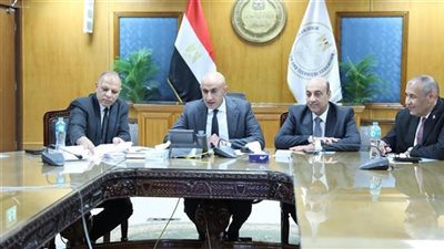 طلاب الثانوية العامة يؤدون امتحان اللغة الأجنبية الثانية بالنظام القديم