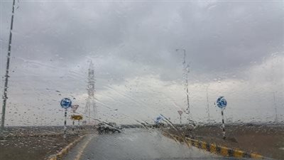 في عز موجه الحرارة.. سقوط أمطار غزيرة على مناطق بالقاهرة والجيزة 