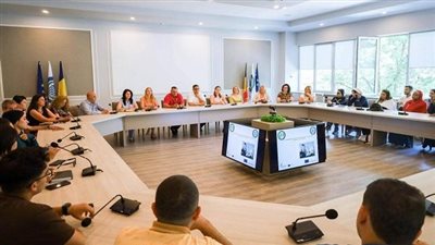 طلاب جامعة الأقصر الأهلية يختتمون تدريبًا دوليًا بجامعة مايكل الأول