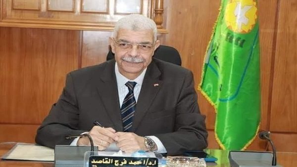 الدكتور أحمد القاصد