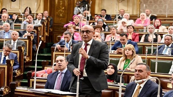 وزير التعليم يلقي