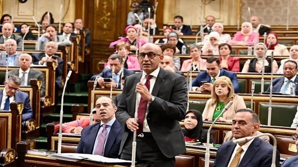 وزير التعليم يلقي