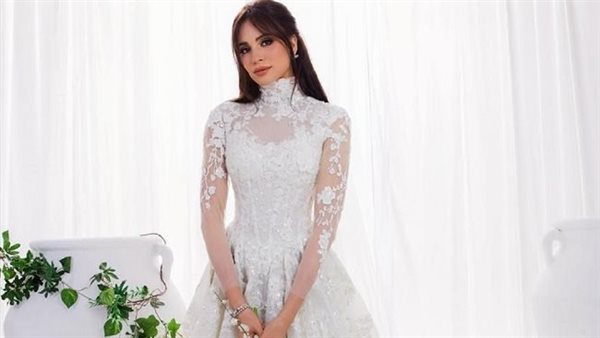 المطربة آمال ماهر