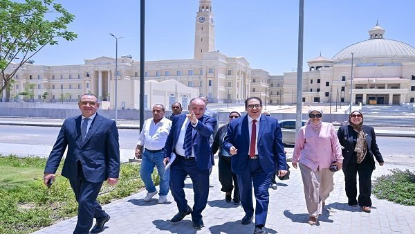 رئيس جامعة القاهرة