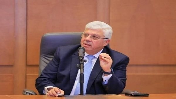 الدكتور أيمن عاشور