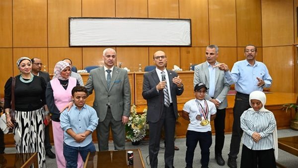 جامعة أسيوط تكرّم