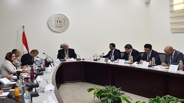 د.عاشور يترأس اجتماع