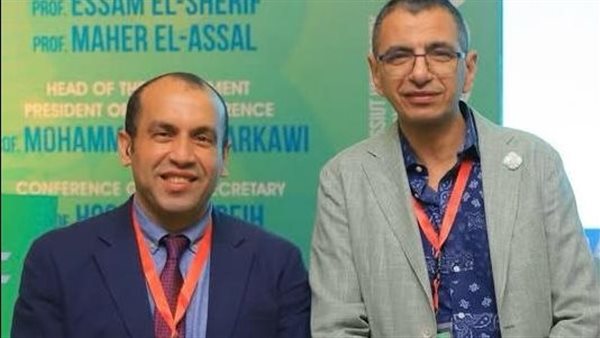 فريق طبي بجامعة أسيوط