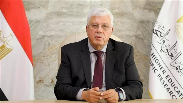  أيمن عاشور، وزير