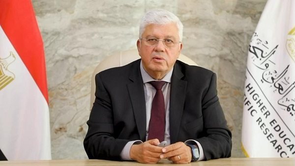 الدكتور أيمن عاشور