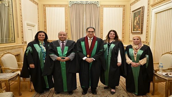 جامعة القاهرة تحتفل