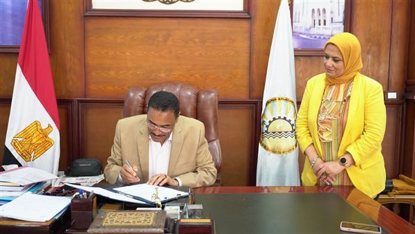 محافظ مطروح يعتمد