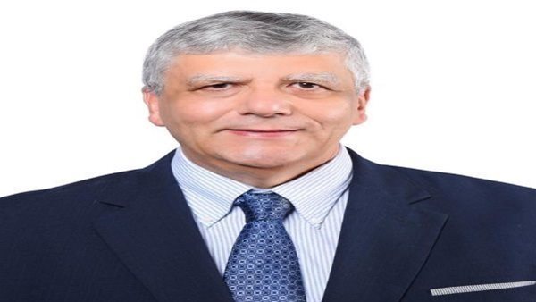 الدكتور عمرو عدلي