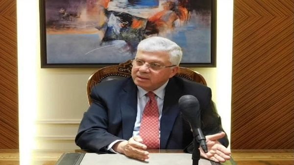 الدكتور أيمن عاشور