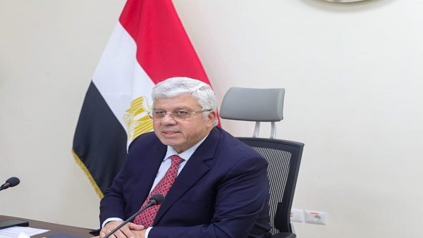 الدكتور أيمن عاشور