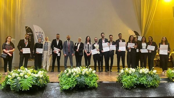 جامعة عين شمس تكرم