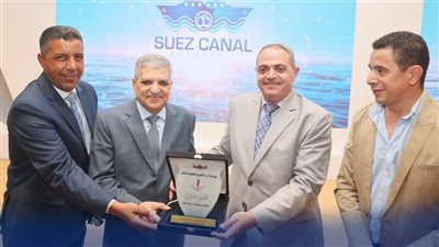 الفريق أسامة ربيع يلتقي أوائل الطلاب الحاصلين على الثانوية العامة