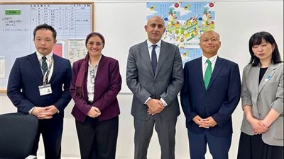 وزير التربية والتعليم يزور مدرسة تاتشيكاوا ميدوري بطوكيو لدعم المتسربين من التعليم