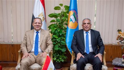 رئيس جامعة طنطا يؤكد على أهمية تضافر الجهود بين الجامعات المصرية