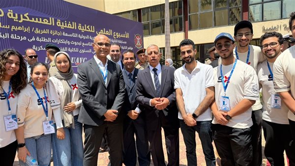 جانب من مسابقة الطائرات