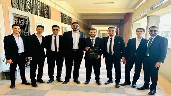 طلاب كلية الهندسة