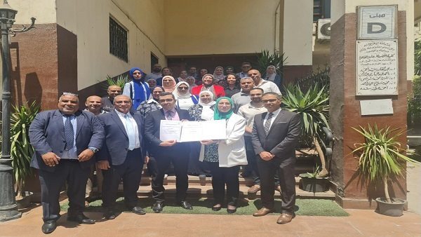 جامعة القاهرة تحقق