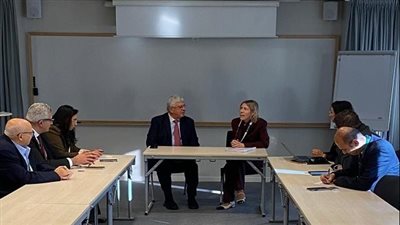وزير التعليم العالي يعزز التعاون المصري السويدي في EAIE 2025