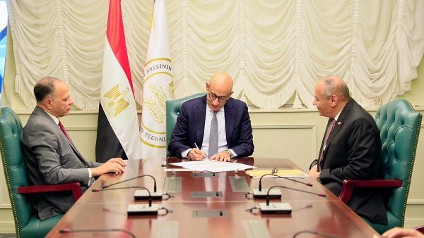 وزير التعليم يعتمد