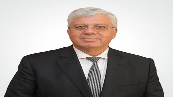 الدكتور أيمن عاشور