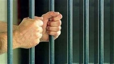 القبض على ولي أمر اعتدى على معلم في مدرسة بالمحلة.. السبب التختة 