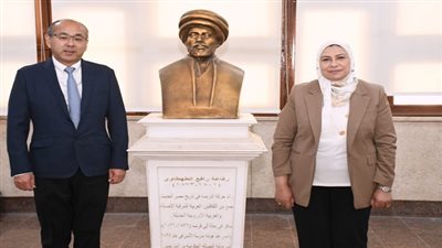 جامعة عين شمس تنظم محاضرة عن دور الذكاء الاصطناعي في تدريس اللغات والعلوم الإنسانية بكلية الألسن