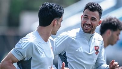 بن شرقي وتريزيجيه يقودان التشكيل الهجومي للأهلي أمام الزمالك