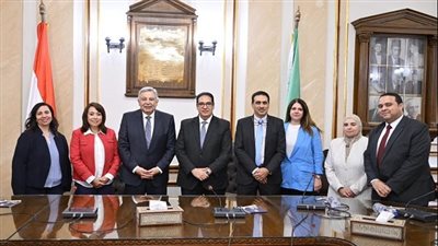 جامعة القاهرة توقع بروتوكولًا استراتيجيًا لتطوير الدراسات العليا بطب الأسنان